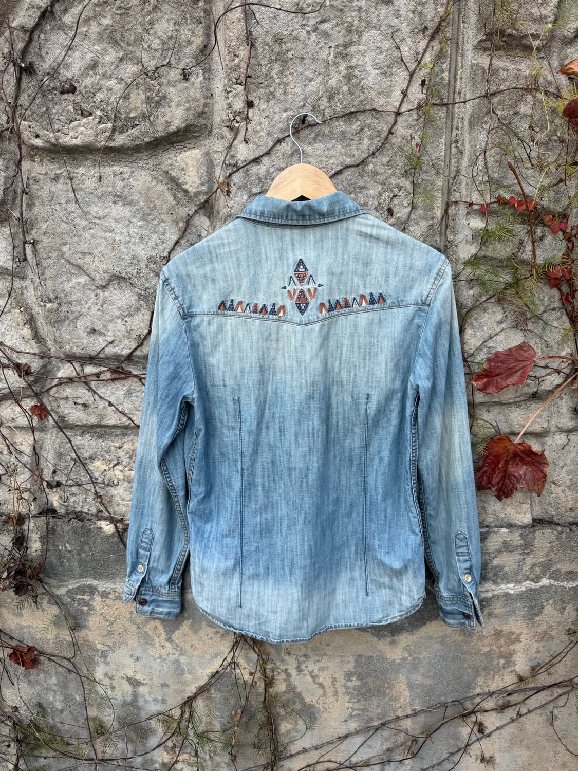 Thursday island 빈티지 페이딩 데님 자수 셔츠 m 상품이미지2