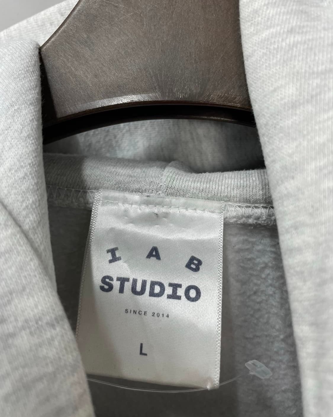 아이앱 스튜디오 라이트 그레이 후드티 상품이미지5