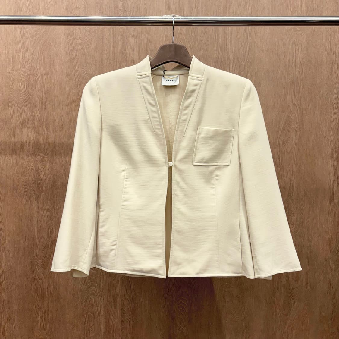아크리스 노카라 싱글 자켓 프론트 히든 버튼 클로징 포켓 디테일 아이보리 상품이미지2