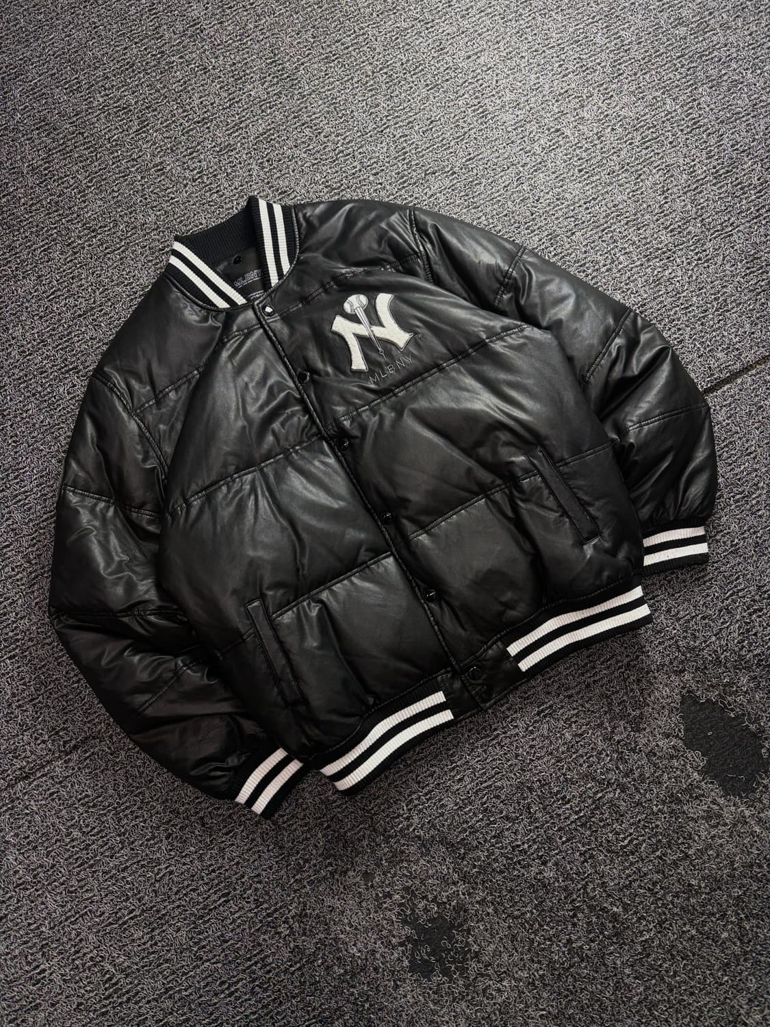 MLB 뉴욕 양키스 빅로고 레더 바시티 푸퍼 점퍼 3175  상품이미지1