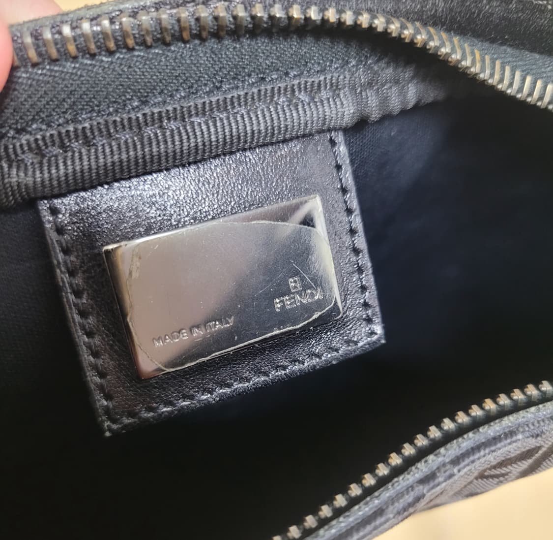 (정품)펜디 쥬카 메신저 크로스백 상품이미지5