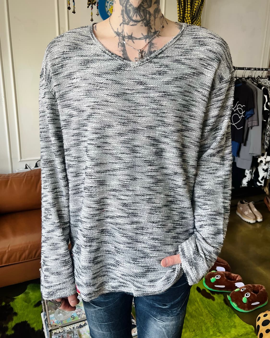 In the Attic Gothic V-Neck Knit 상품이미지2