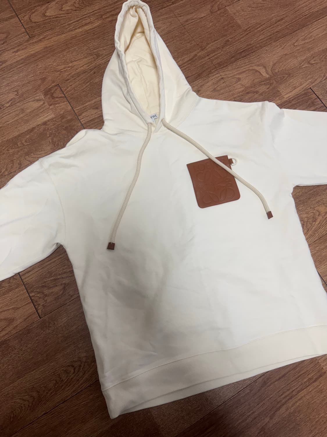 로에베 아나그램패치 포켓 후드 팝니다 상품이미지3