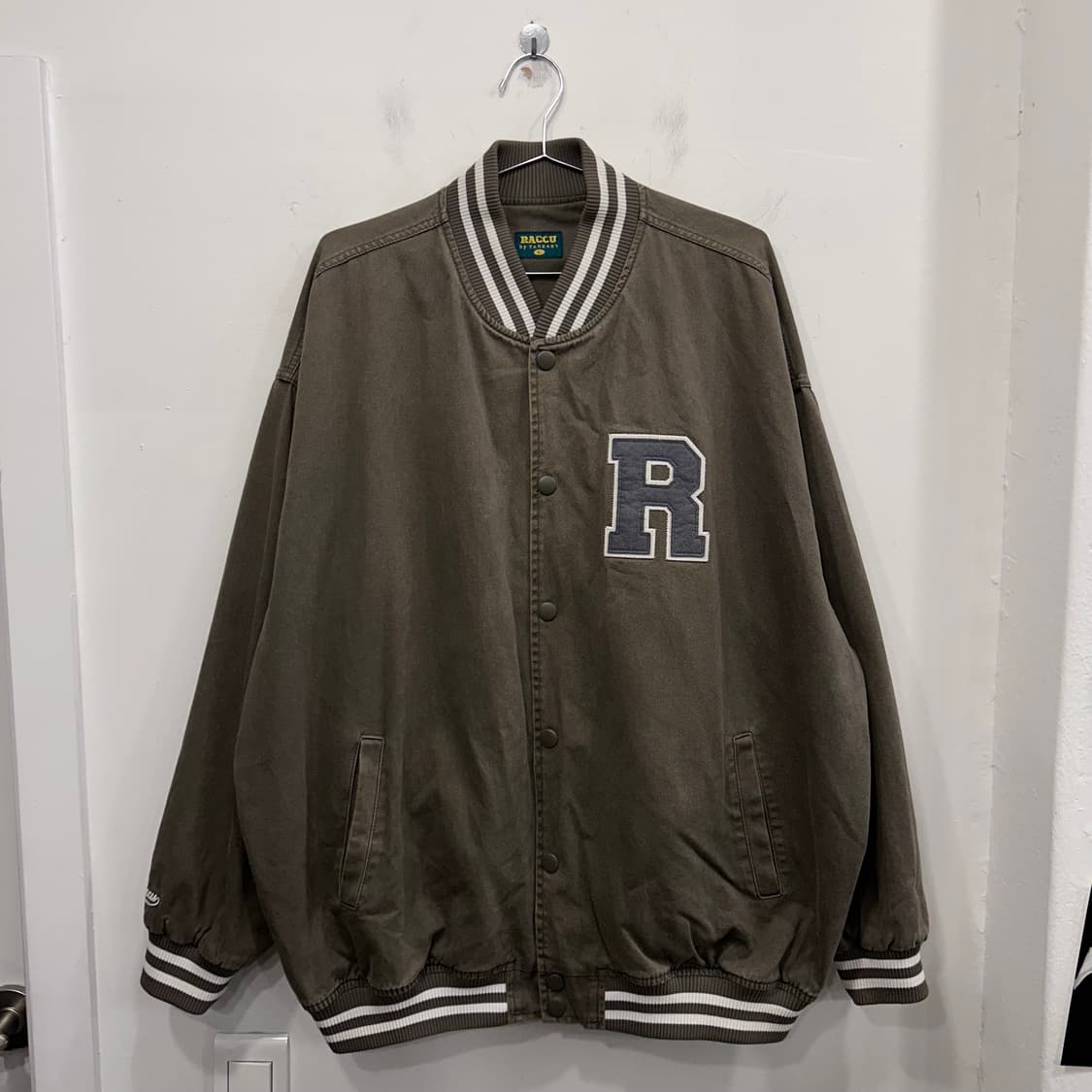 RACCU by TAKEASY 로고 코튼 바시티자켓 상품이미지2