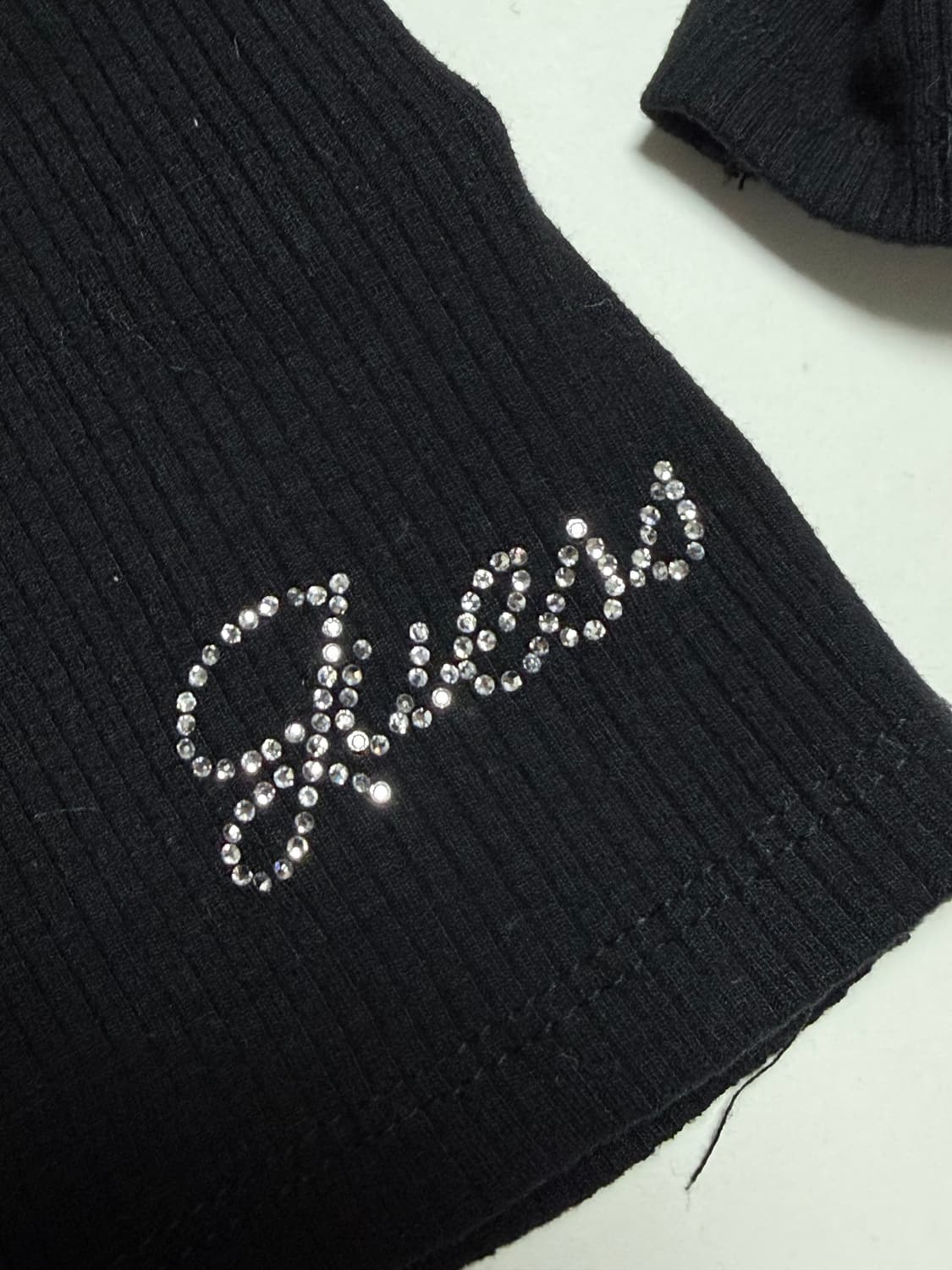 Guess 헨리넥 긴팔 니트티 블랙  상품이미지2