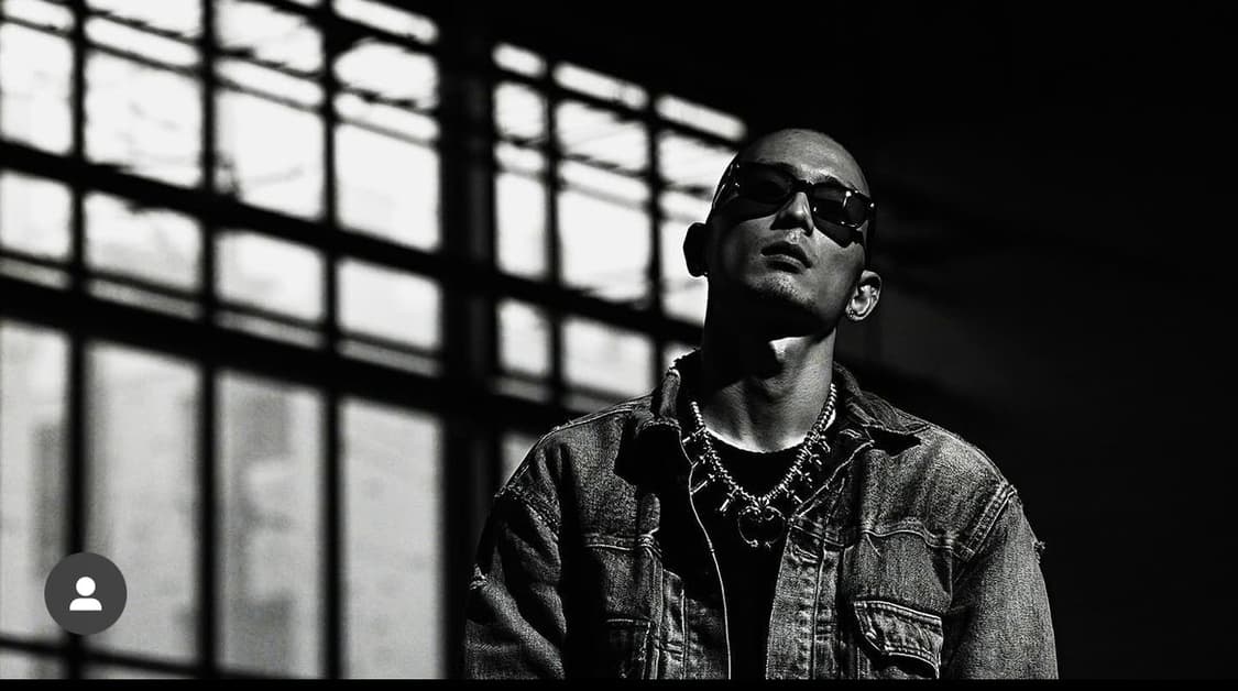 생로랑 디스트로이드 데님 자켓 상품이미지4