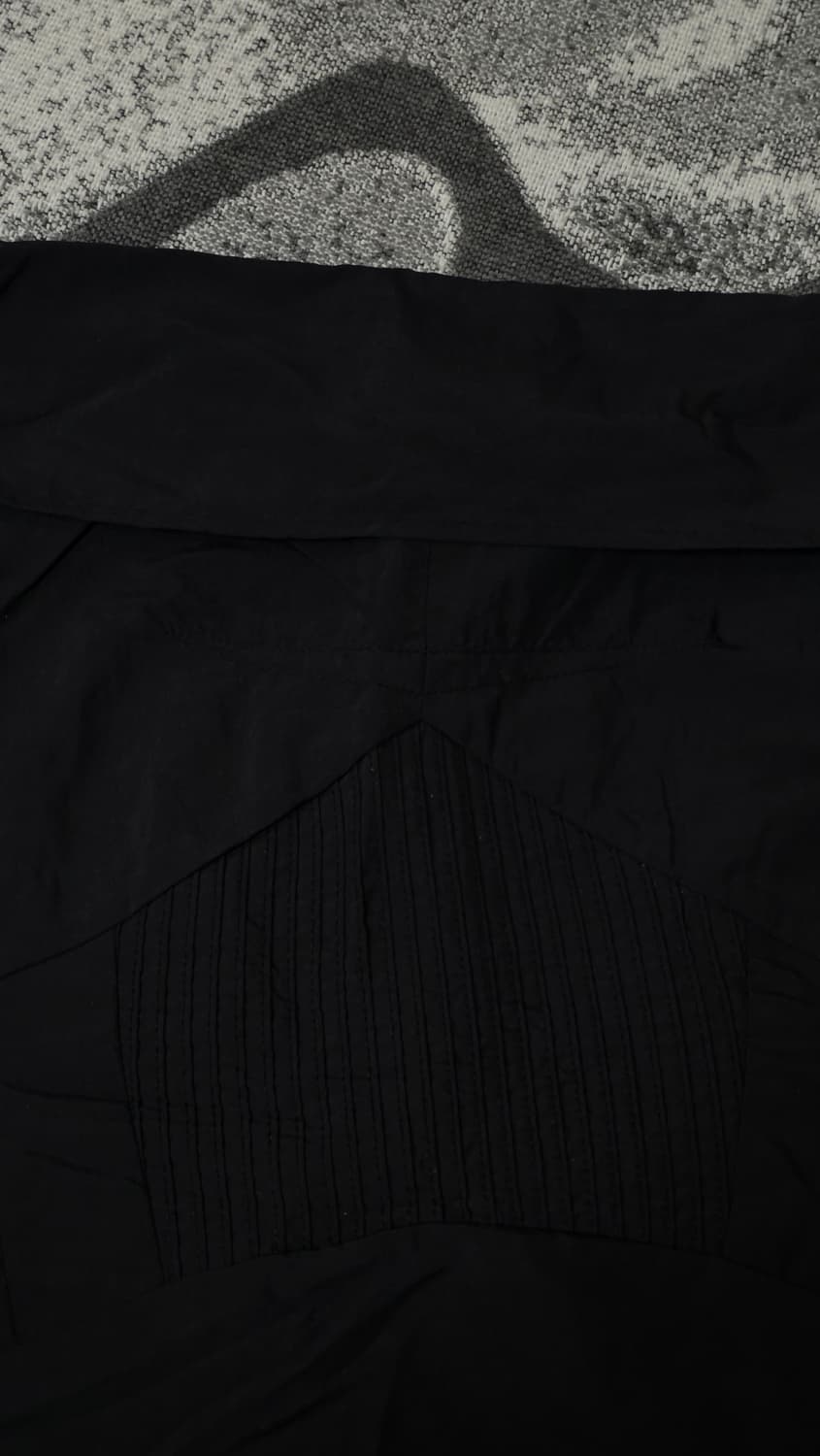 sinoon 시눈 오프숄더 핀턱 블라우스 블랙 상품이미지5