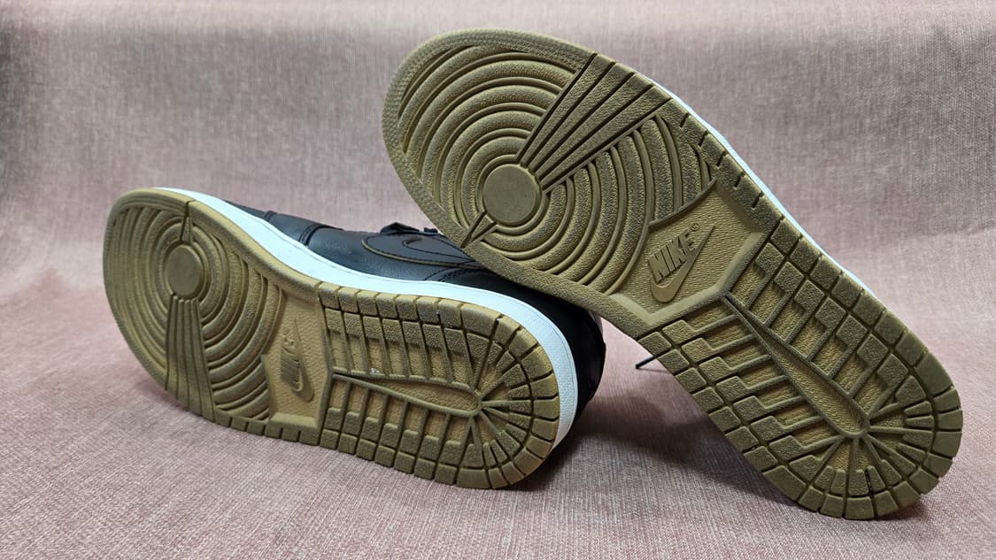 나이키 285mm-  에어조던1 미드 블랙/골드 검금 상품이미지6