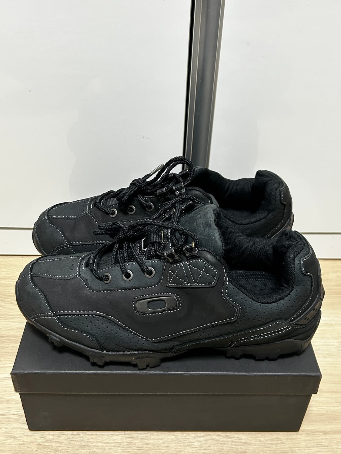 오클리 트레킹 스니커즈 (270) 상품이미지1