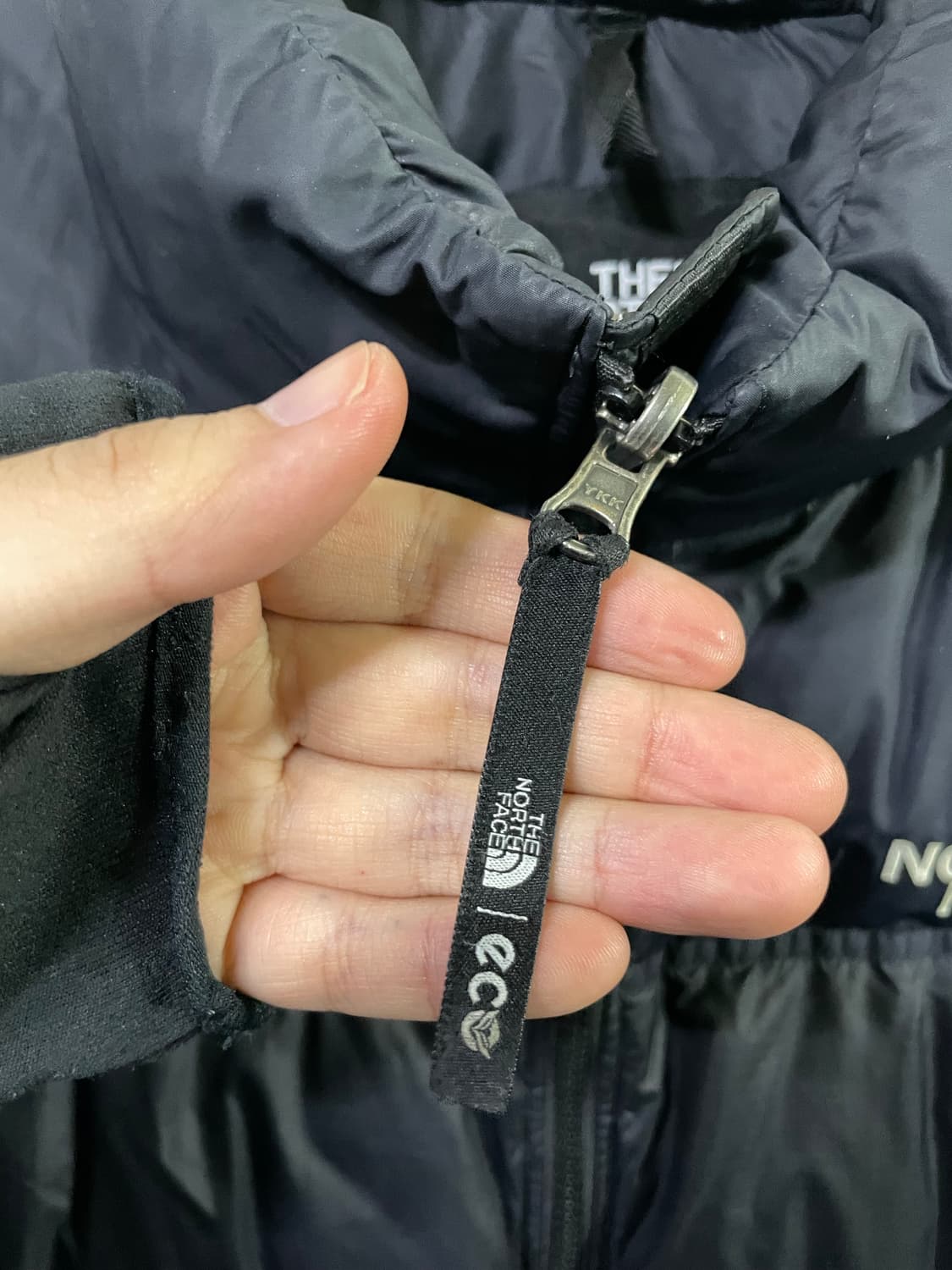 노스페이스 에코 눕시 블랙 패딩 100-105 사이즈 상품이미지4