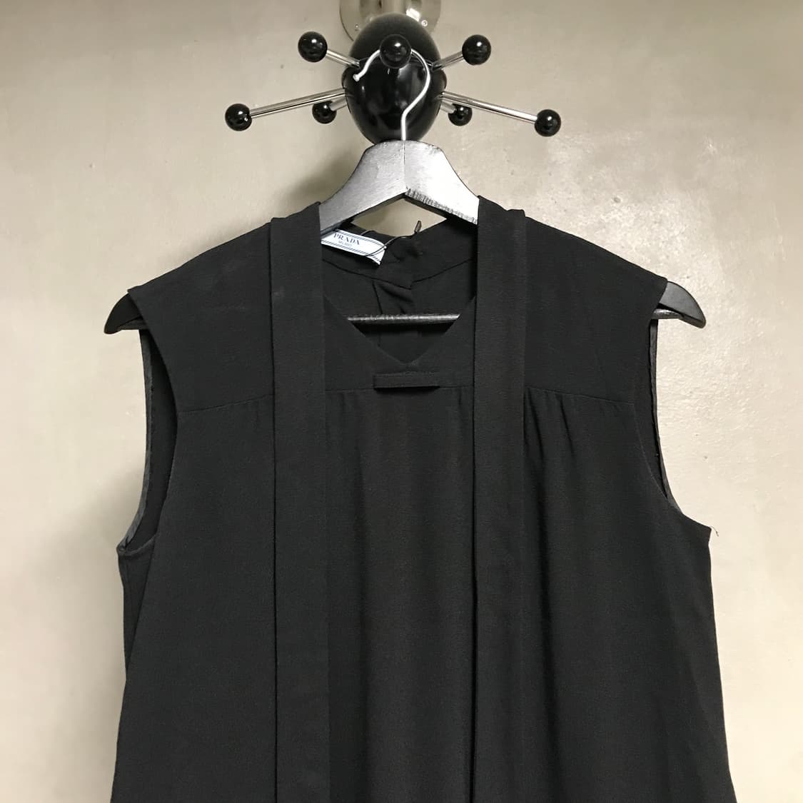 프라다 슬리브리스 블라우스 40(W) 상품이미지2