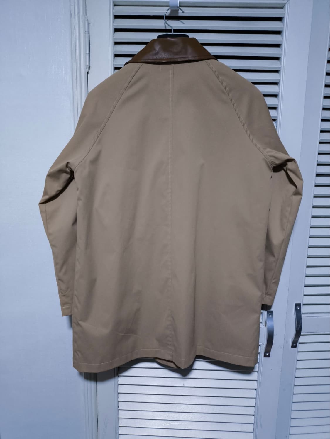 오버핏 F 아이잗 가죽 포인트 코트 상품이미지5