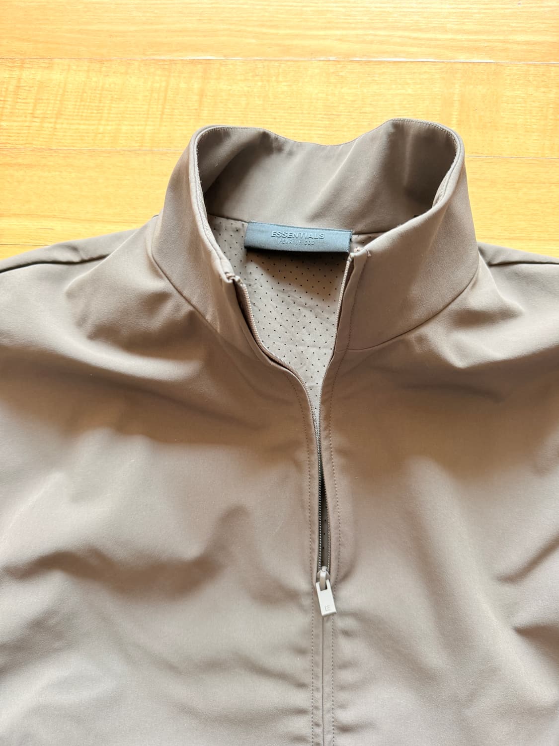 피어오브갓 에센셜 나일론 트렉 봄버 쟈켓 브라운 상품이미지8