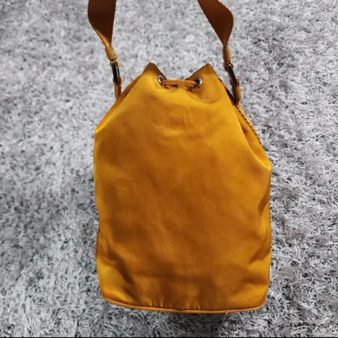 프라다 버킷 토트백 상품이미지3