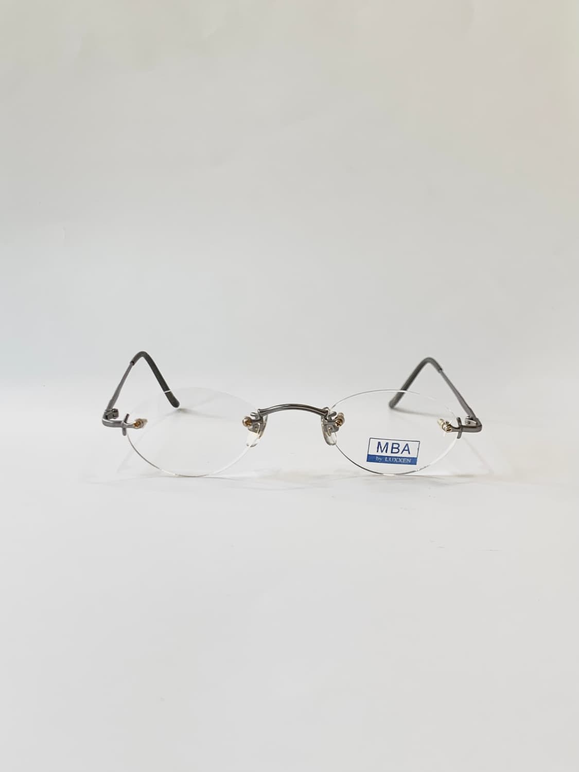 [픽키-662] 투명 무테 실버 오벌 안경 블랙팁 라운드 림리스 상품이미지2