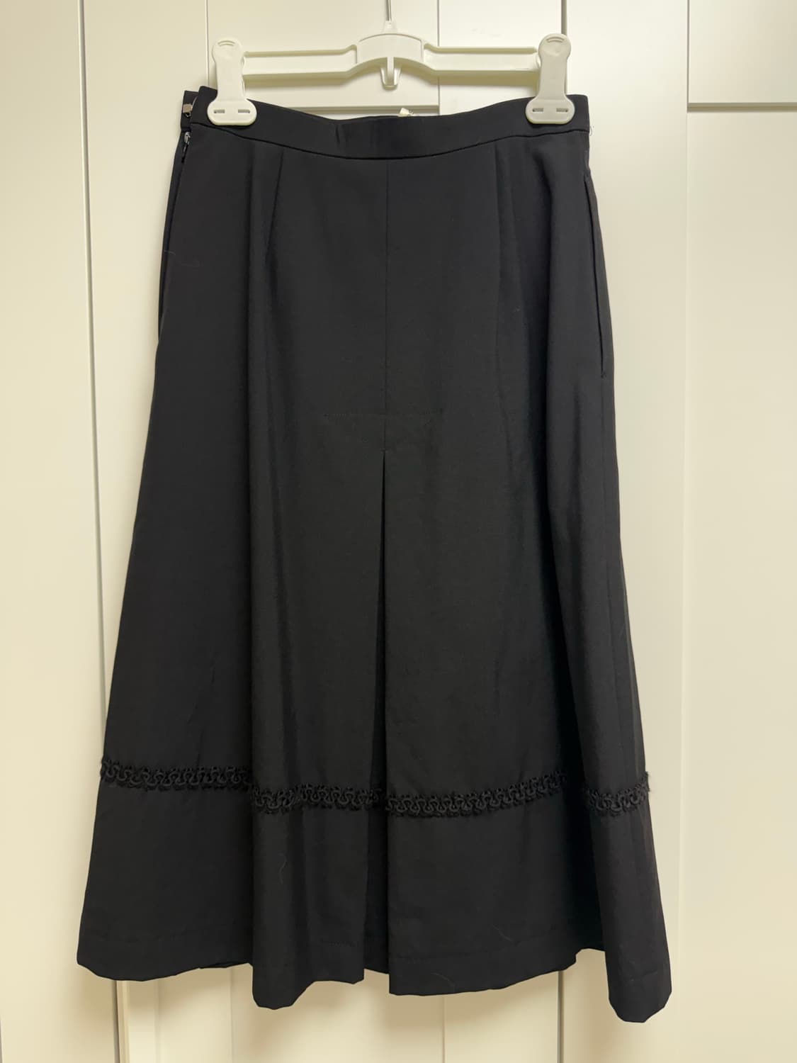 Comme des Garcons 꼼데가르송 블랙 미디 스커트 상품이미지2