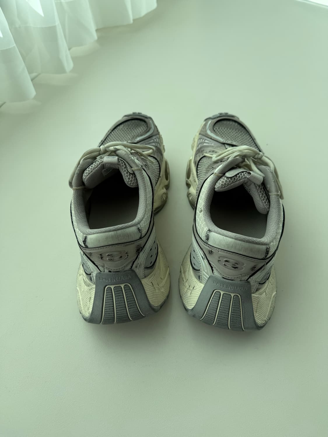 발렌시아가 스테이플러 에그쉘 44 사이즈 상품이미지4