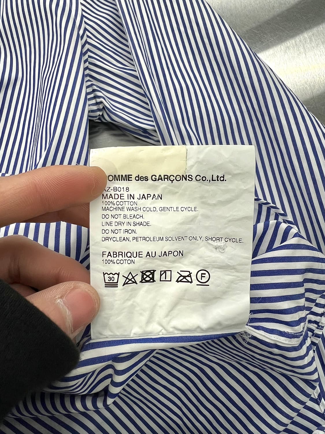 꼼데가르송 플레이 블랙 하트 와펜 스트라이프 셔츠 상품이미지9