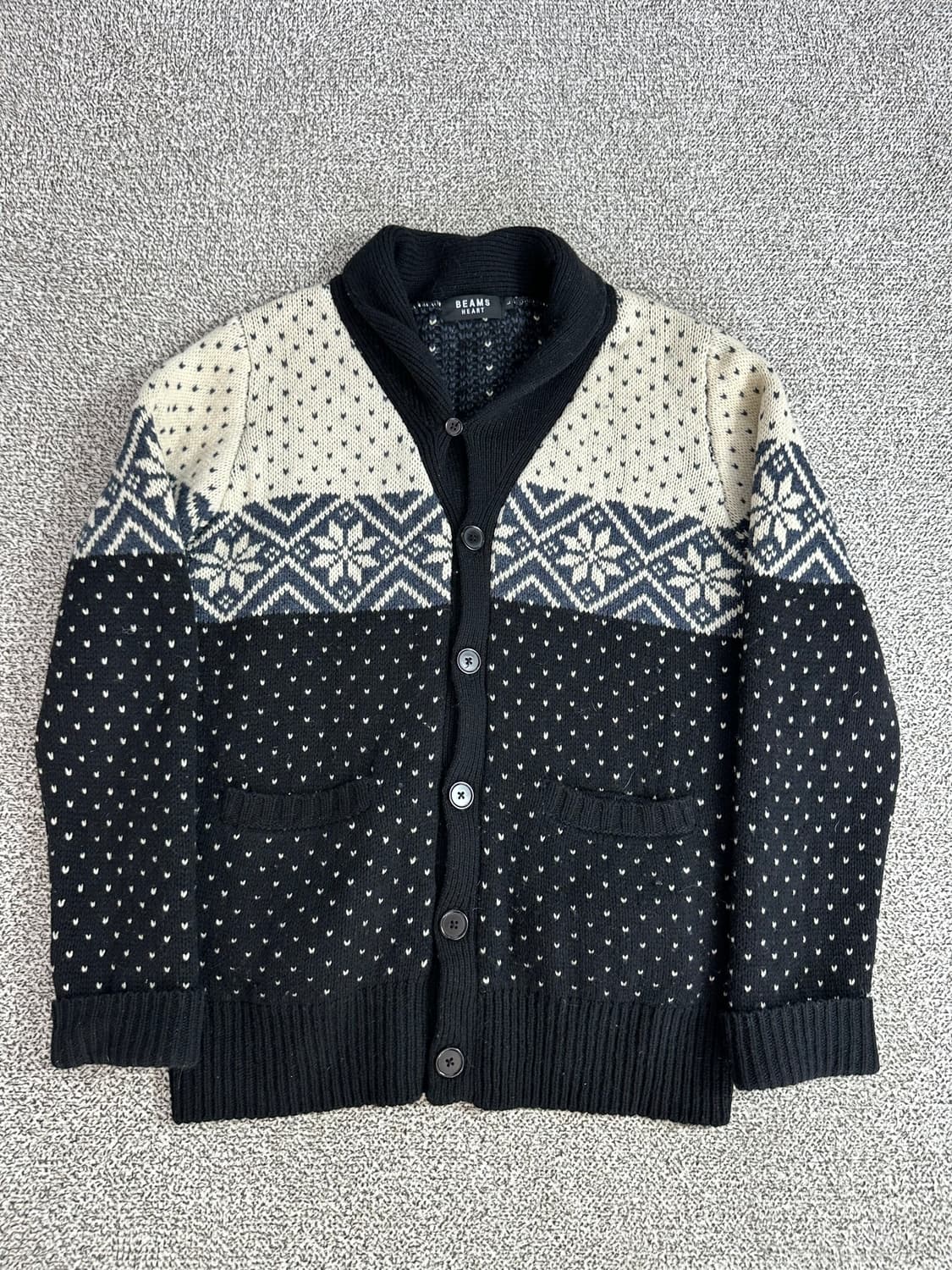 빔즈 하트 노르딕 숄칼라 가디건 상품이미지1