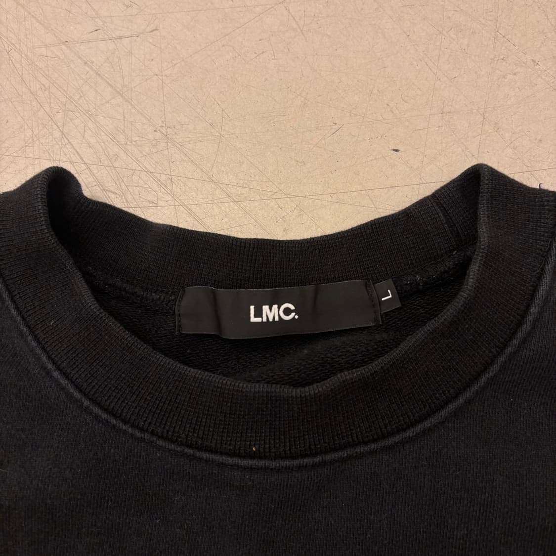 Lmc 빅스펠아웃 블랙 맨투맨 상품이미지3