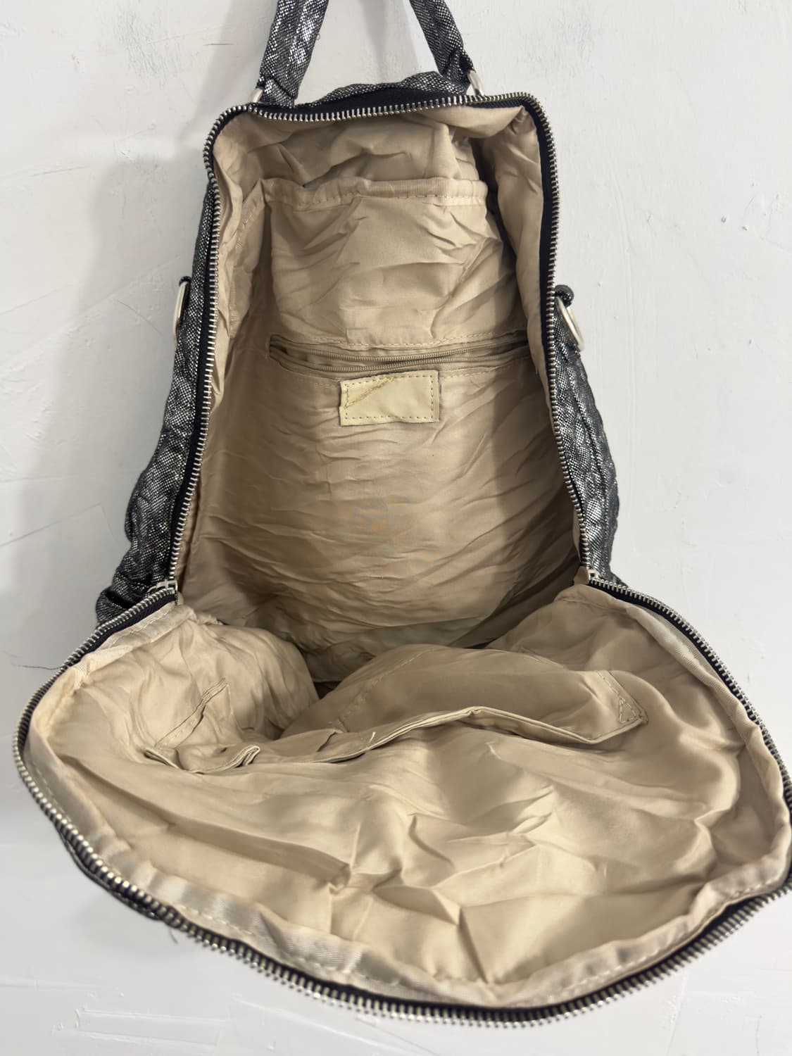 silver cubic backpack 상품이미지8