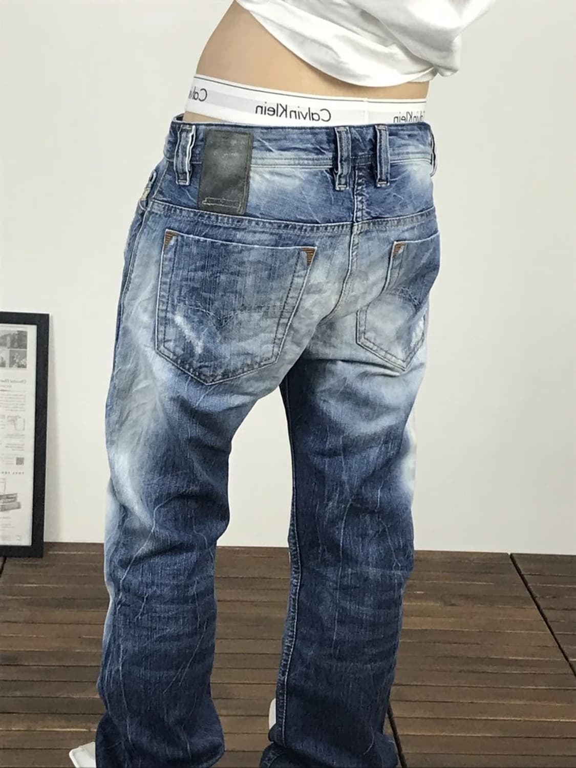 Diesel Italy Bleach Wash Denim Pants 상품이미지3