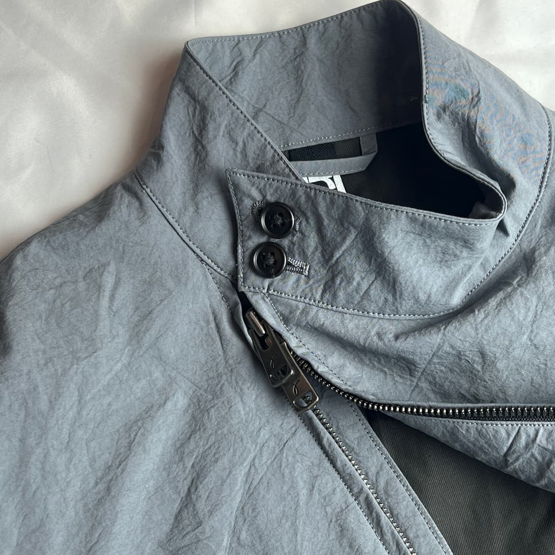 립 반 윙클 비대칭 염축가공 스윙 탑 블루종 상품이미지6