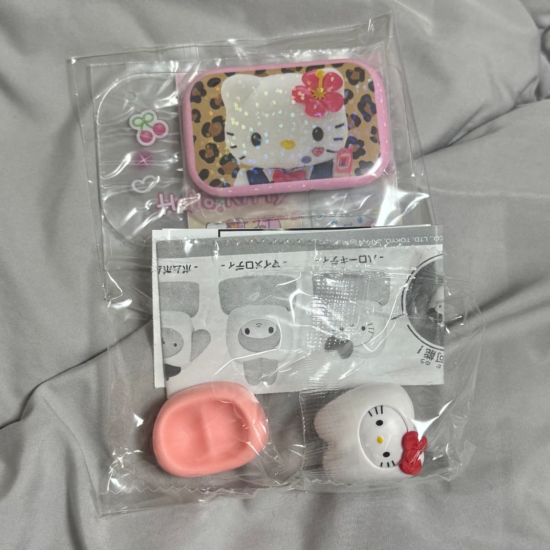 헬로키티 이빨가챠 호피뱃지 일괄 상품이미지1
