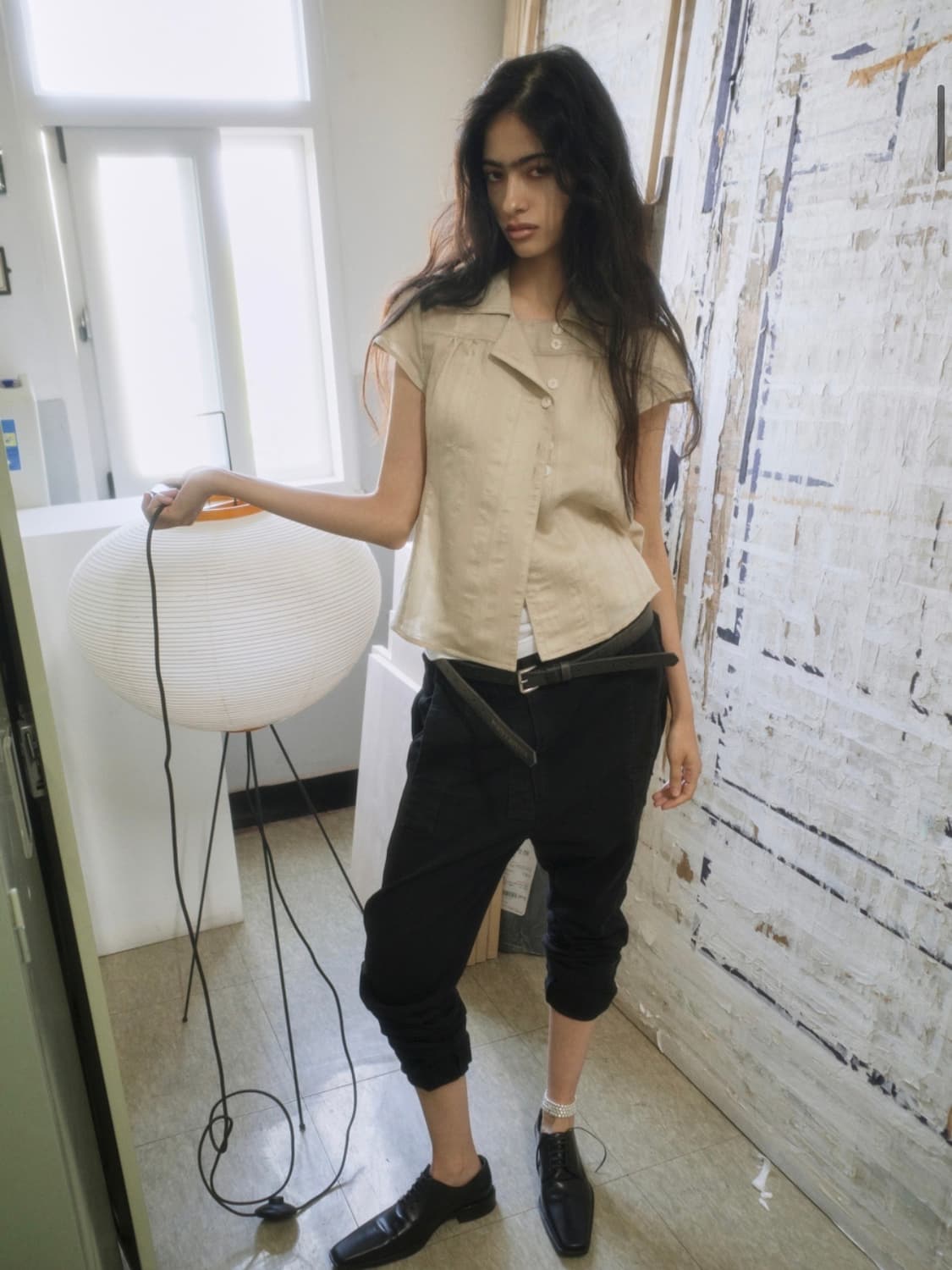 포르테나 WRAP BUTTON CAP SLEEVE BLOUSE 상품이미지3