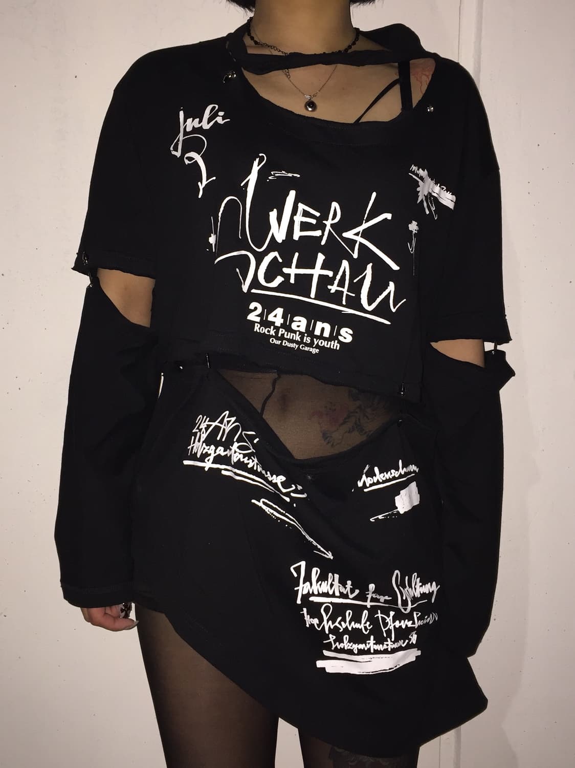 24ans 레터링 커스텀 언발 롱 슬리브 상품이미지1