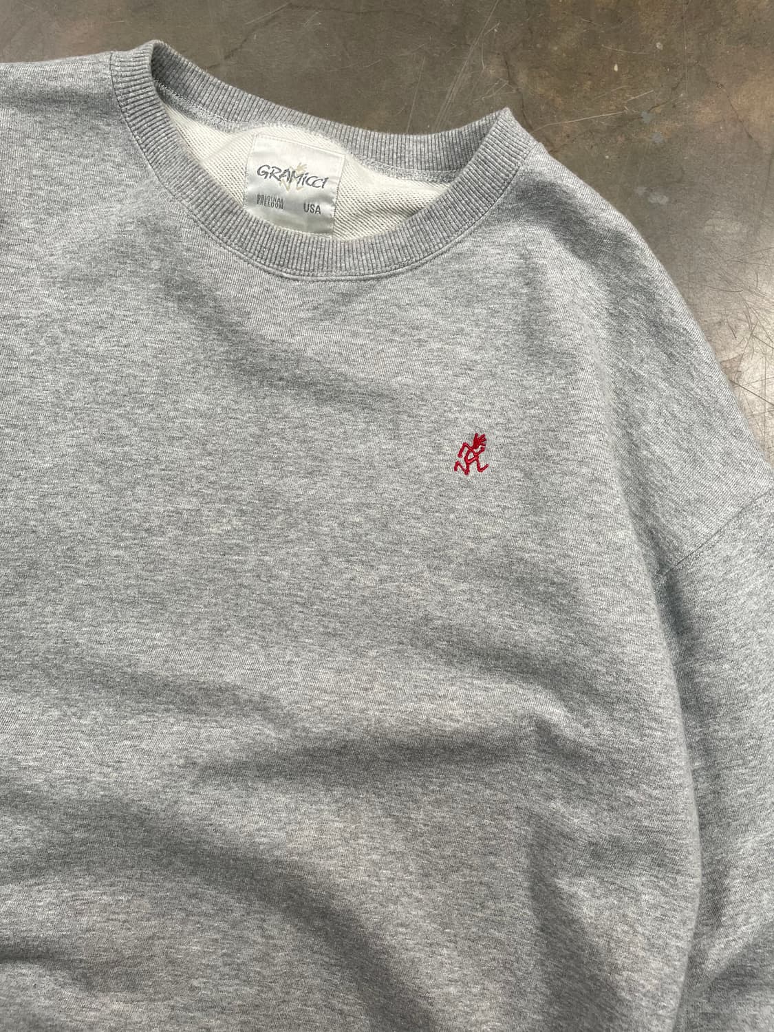 그라미치 원포인트 크루넥 스웻셔츠 상품이미지2