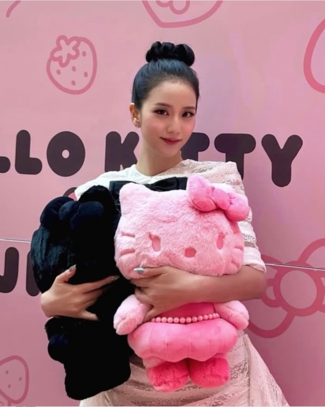 헬로키티 인형 핑크 한정판 지수 콜라보 정품 상품이미지4