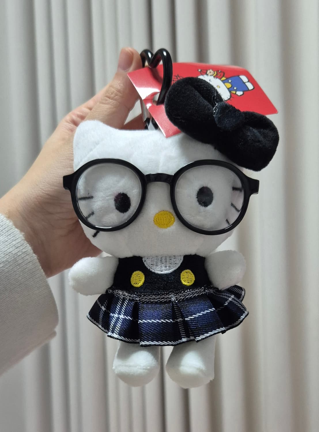 헬로키티 안경 교복 인형 키링 상품이미지1