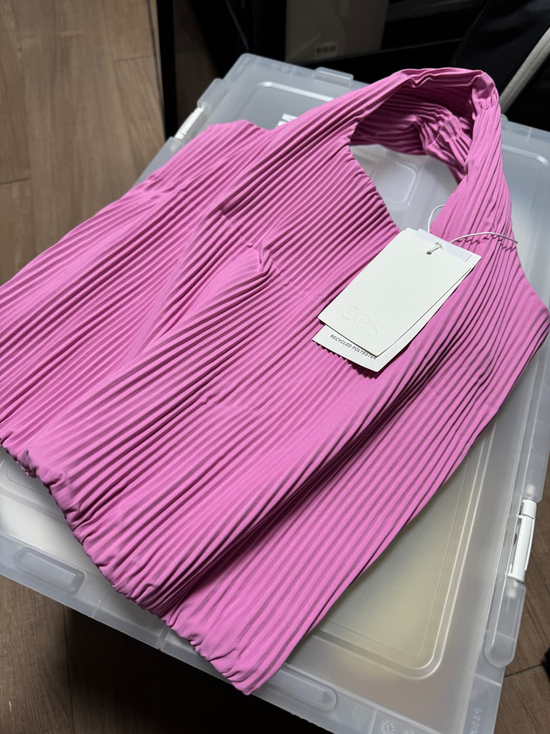 [새상품] 코스 스몰 플리츠 토트백 핑크 상품이미지7