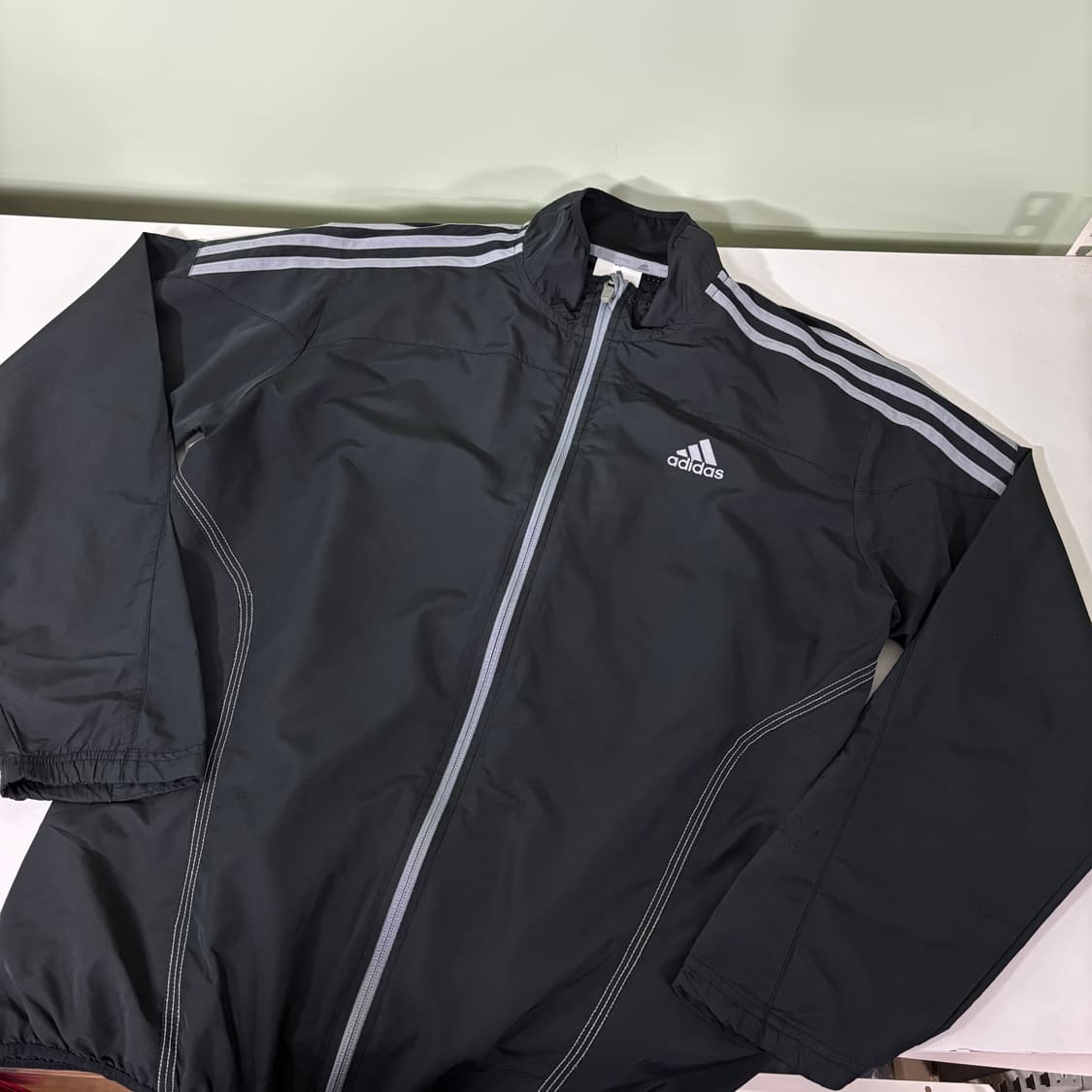 L 아디다스 블랙 경량 바람막이자켓 상품이미지1