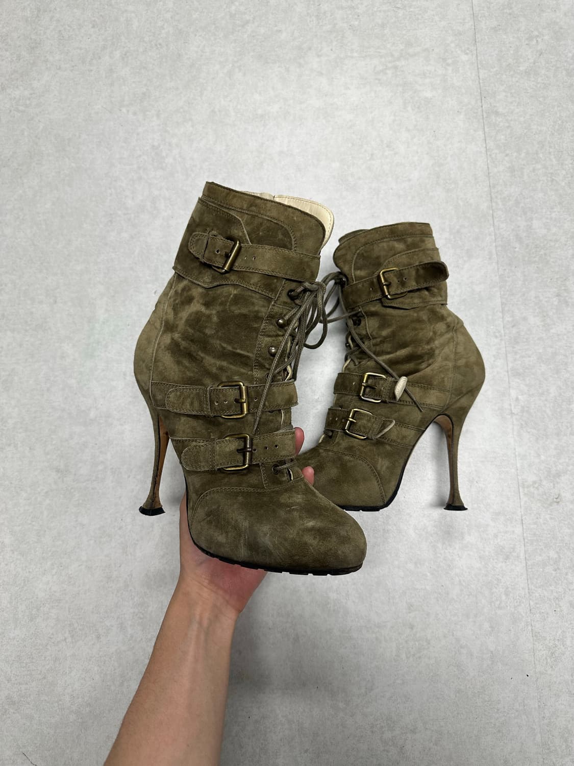 Brian Atwood 밀리터리 스트랩 스틸레토 힐 상품이미지1