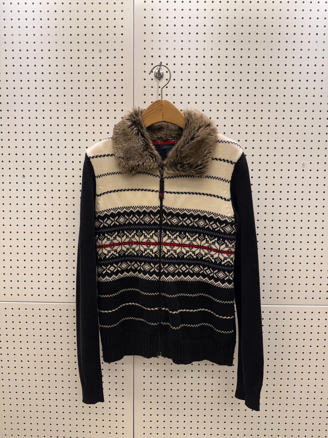 타미힐피거 패턴 퍼 니트 집업 U1331 상품이미지2