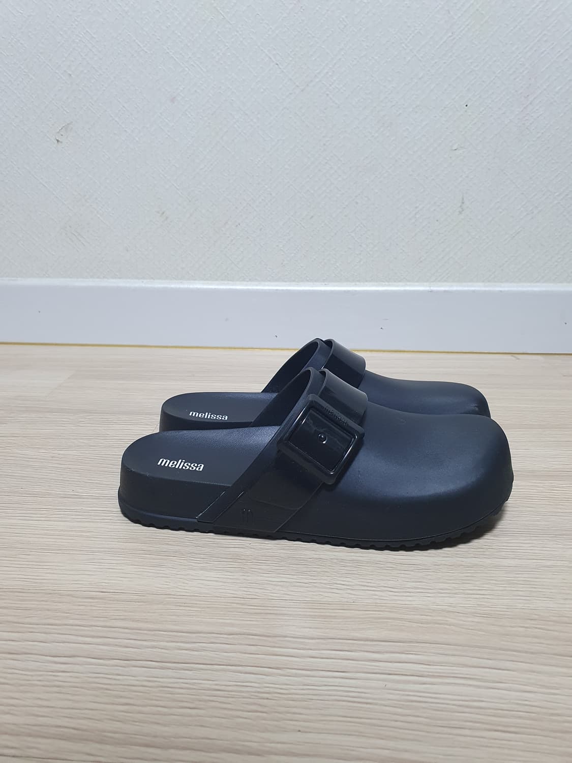 멜리사 버클 뮬 블랙 슬리퍼 240 상품이미지1