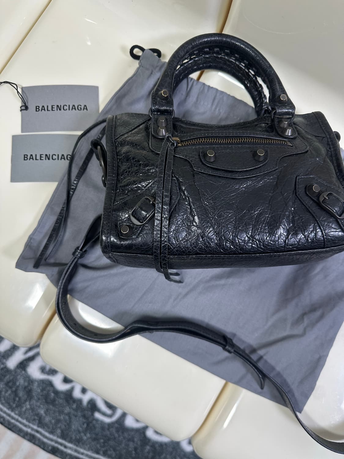 [A+ 정품] 발렌시아가 르 시티 모터백 미니 블랙 상품이미지5