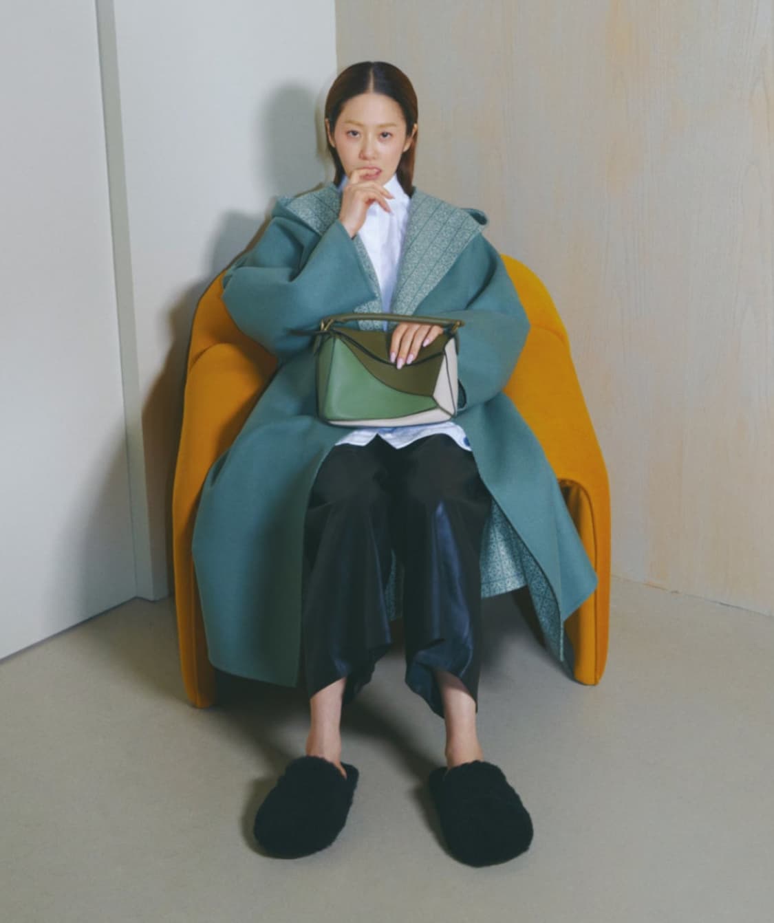 로에베 아나그램 로브 코트 상품이미지7