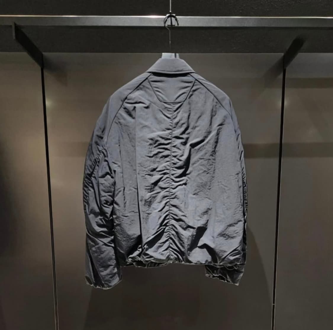 준지 24FW 애쉬 나일론 패디드 점퍼 상품이미지7