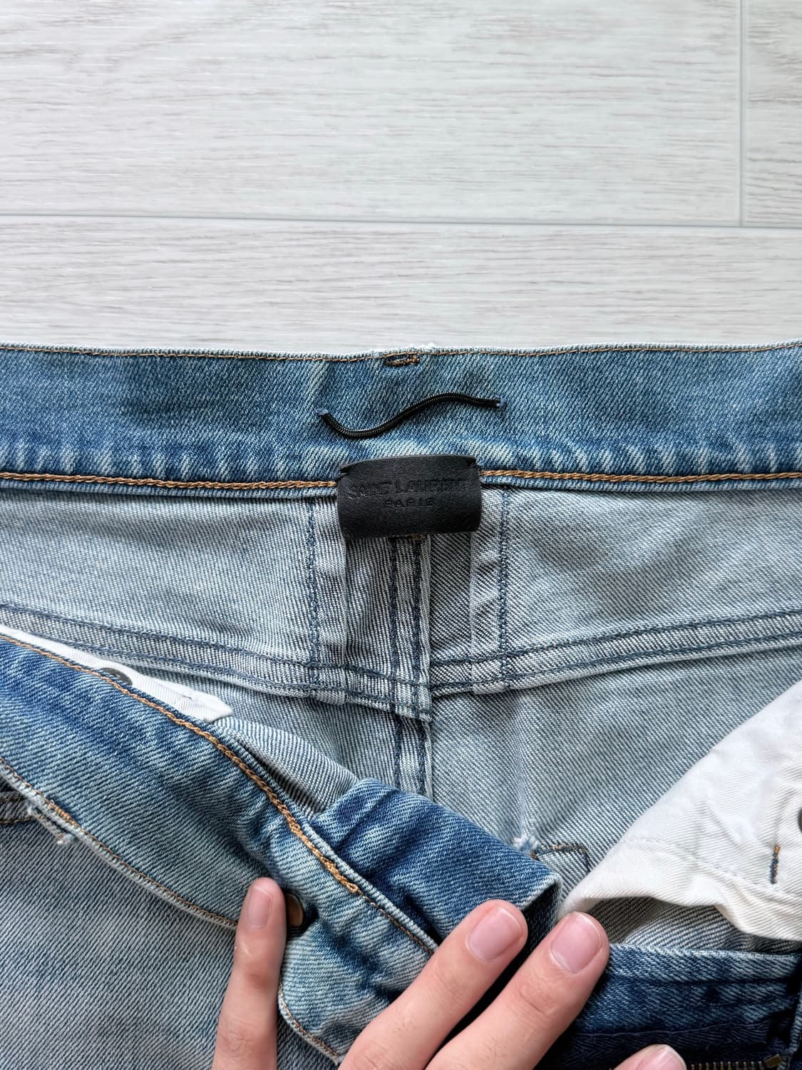Saint Laurent Washed Distressed Jeans 상품이미지3