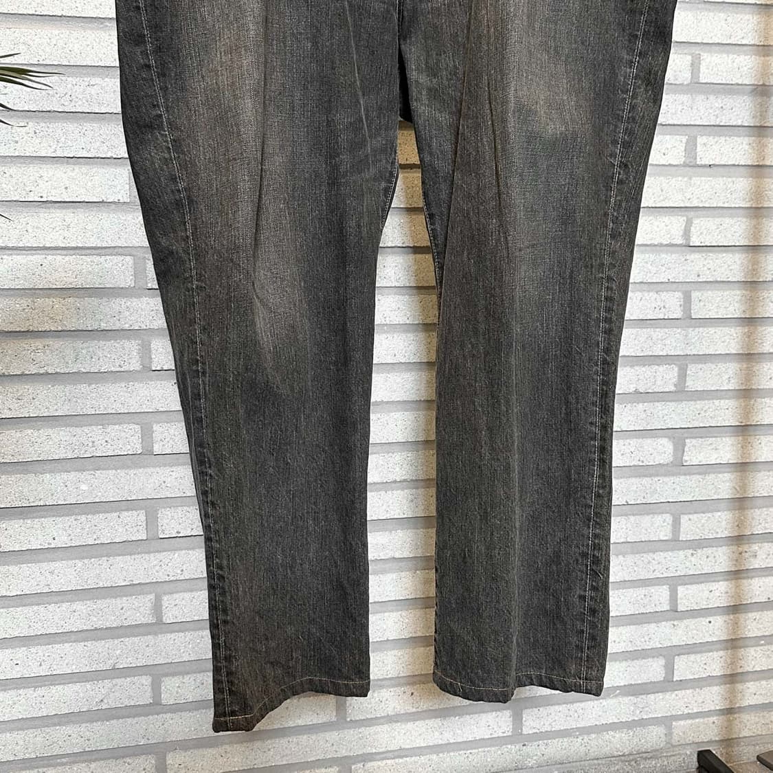 에드윈 503 흑청 워싱 데님 팬츠 레귤러핏 디테일 차콜 상품이미지5