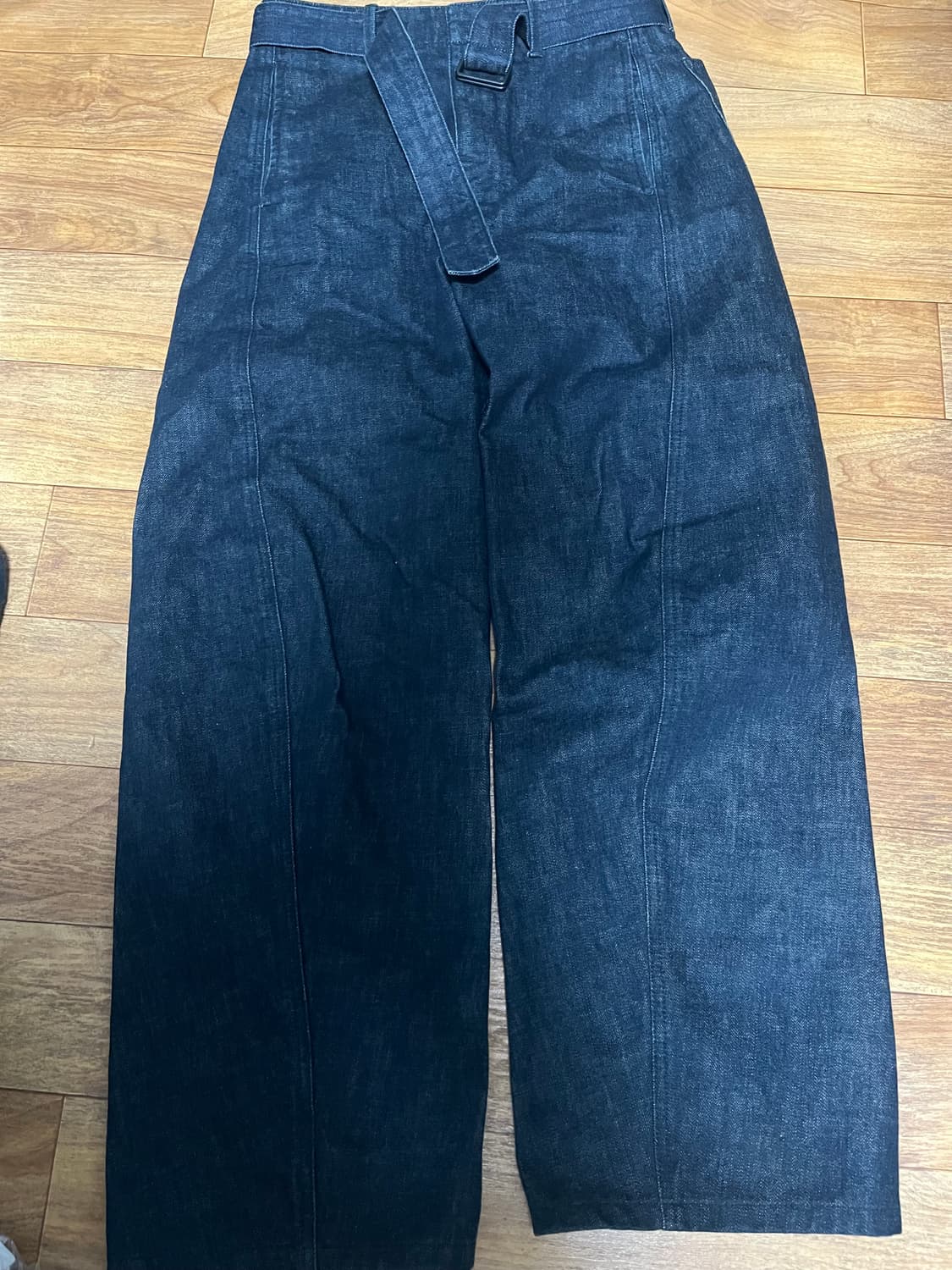 르메르 트위스티드 벨티드 인디고s 팬츠 상품이미지1