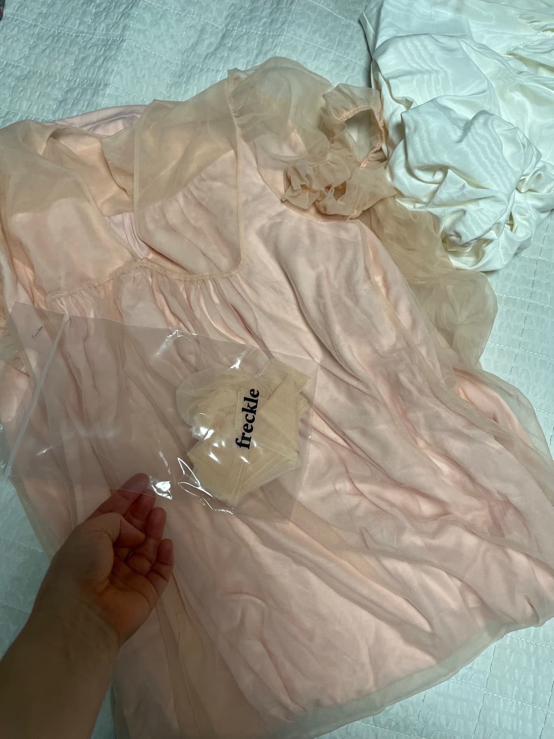 freckl / 프레클 로즈 브로치 원피스 상품이미지6