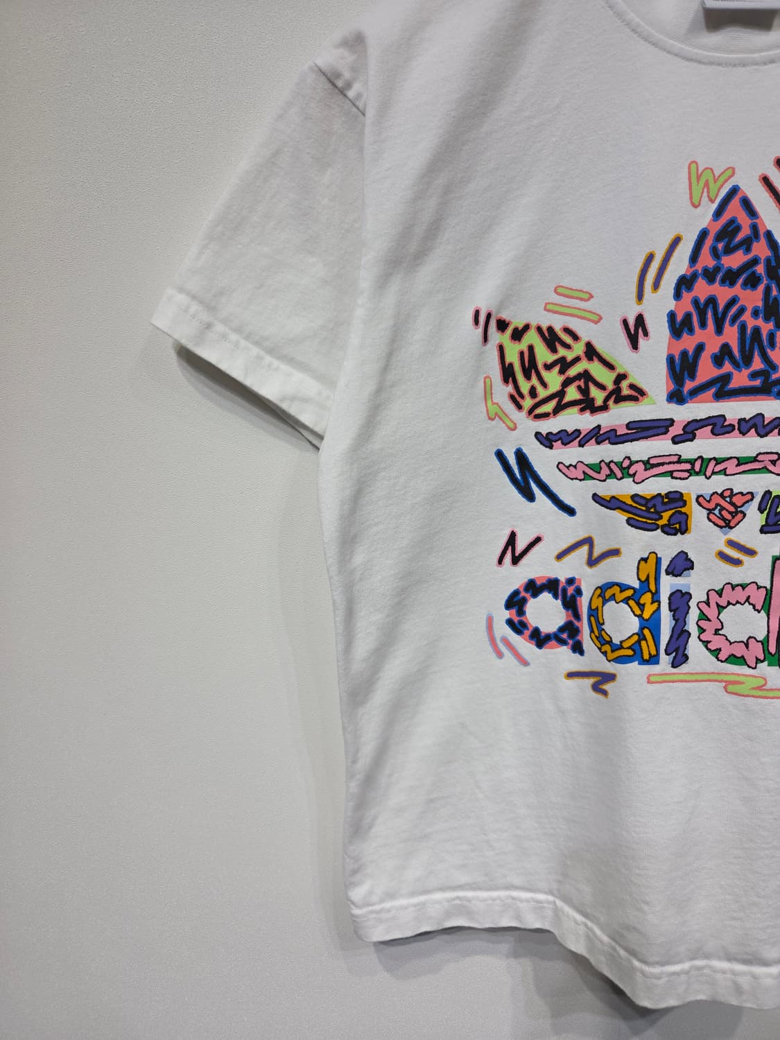 아디다스 러브 유나이츠 트레포일 반팔 티셔츠 상품이미지4