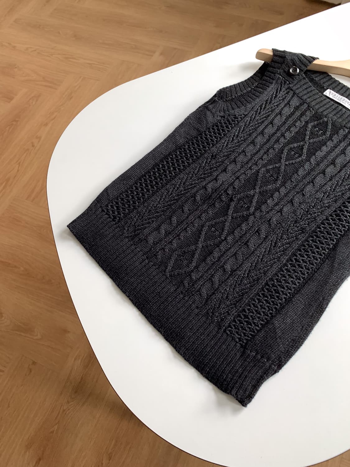 스퀘어넥 버튼 니트 베스트 90-95  상품이미지9