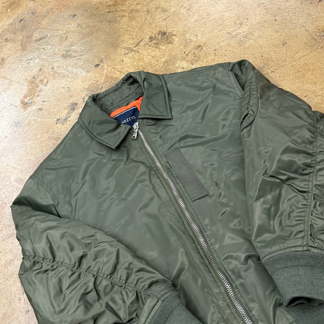 [정품/100] HAZZYS 헤지스 카키색 봄버 자켓 b18 상품이미지1
