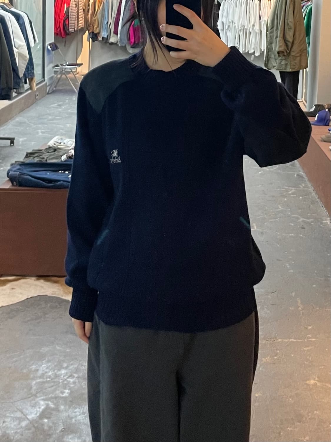 버버리 코만도 네이비 라운드 니트 H2134 상품이미지1