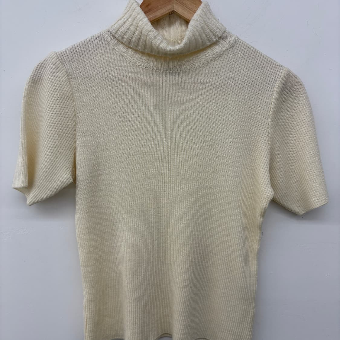 꾸레쥬 아이보리 골지 반팔 폴라 니트 여성 S 상품이미지2